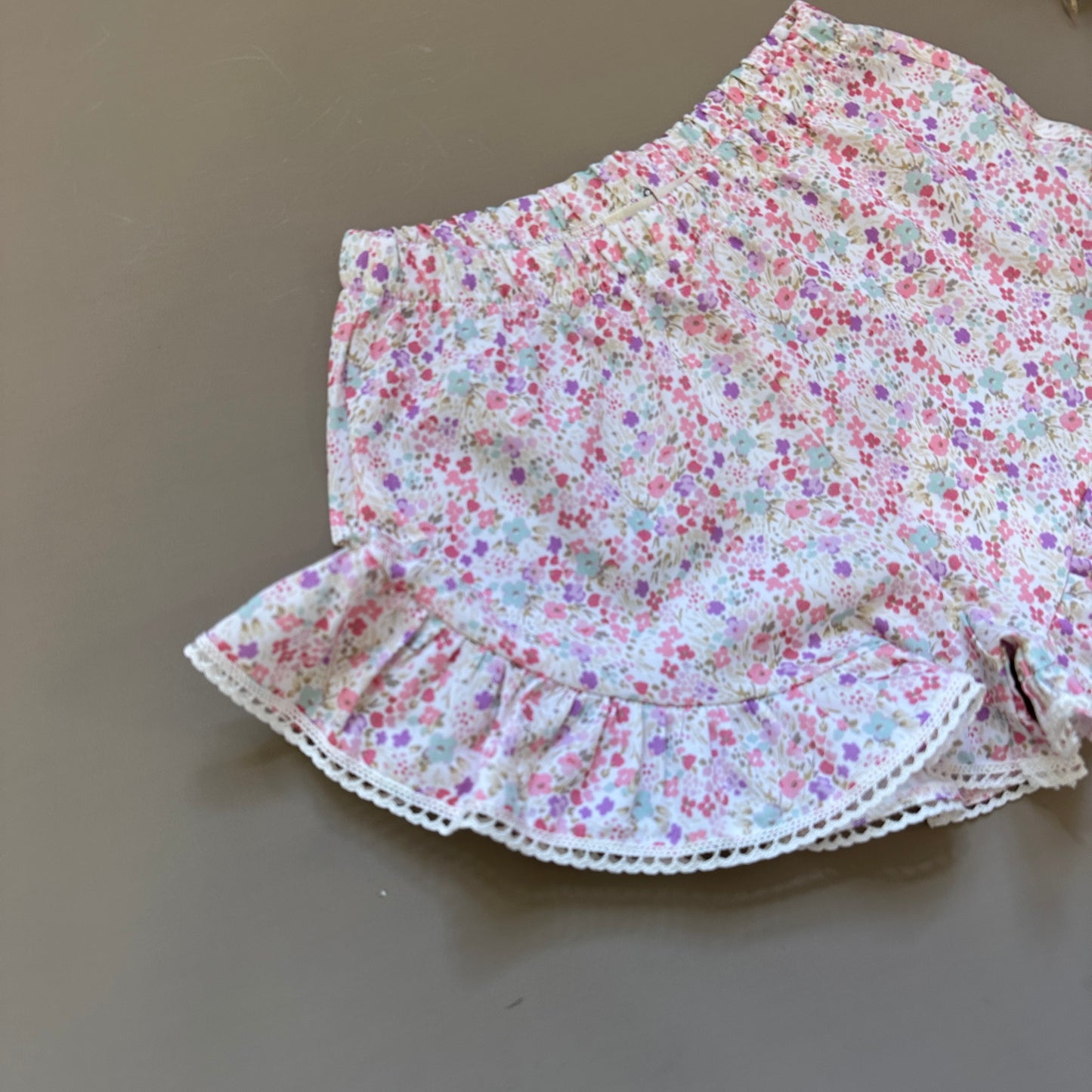 Pantaloncini in cotone fiori di campo