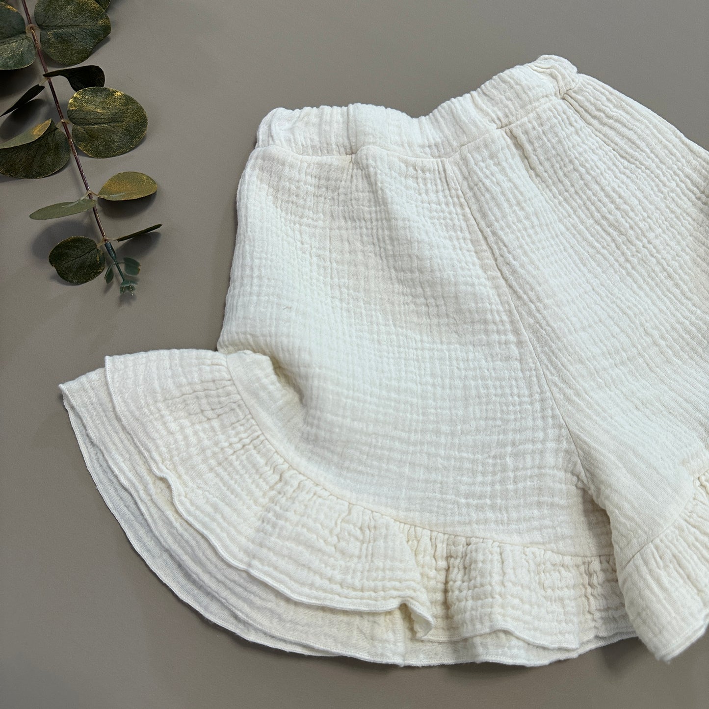 Pantaloncino effetto gonna in mussola di cotone avorio
