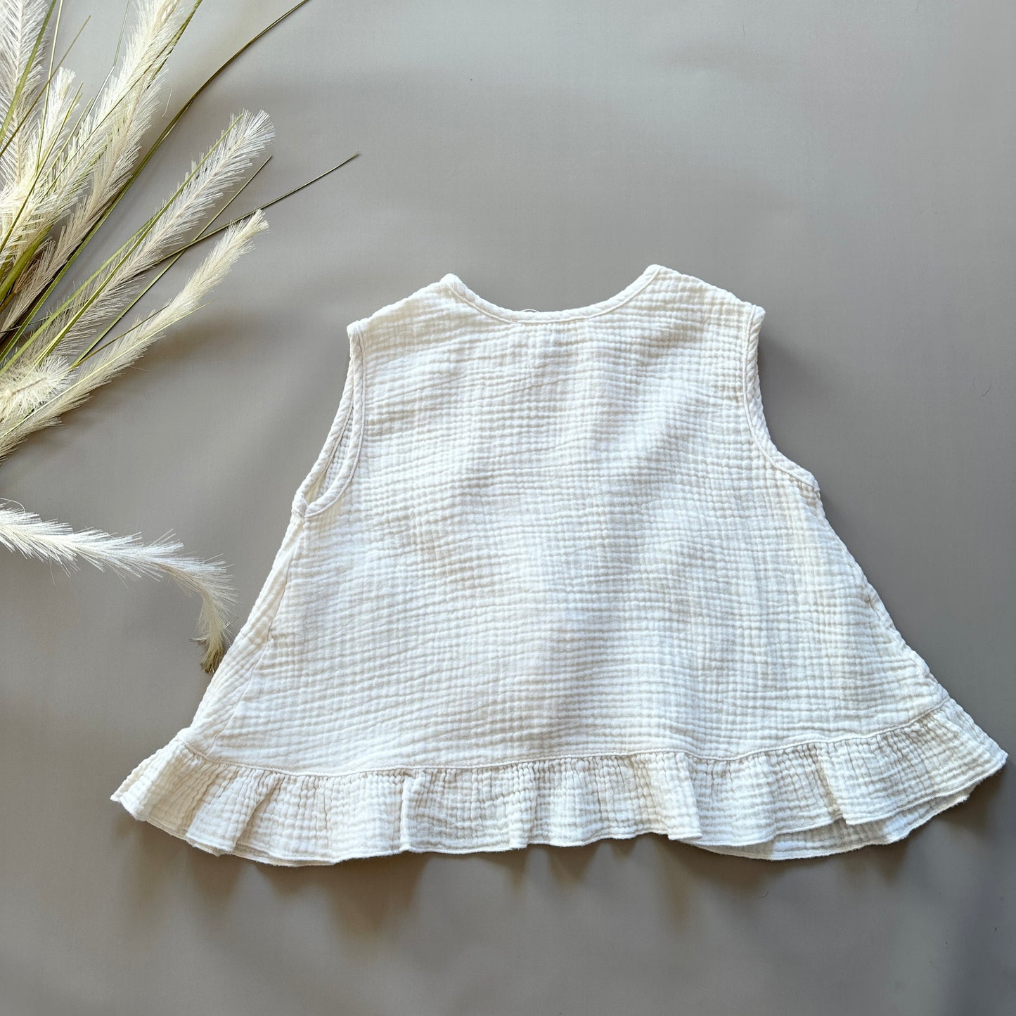 Blusa in mussola di cotone avorio con ruches