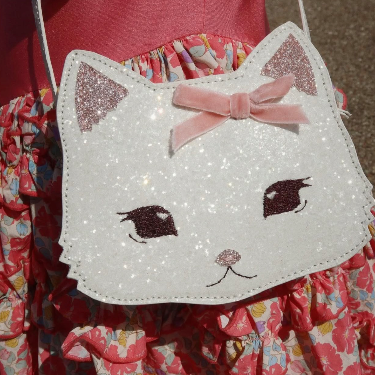 Tut kitty shoulder bag