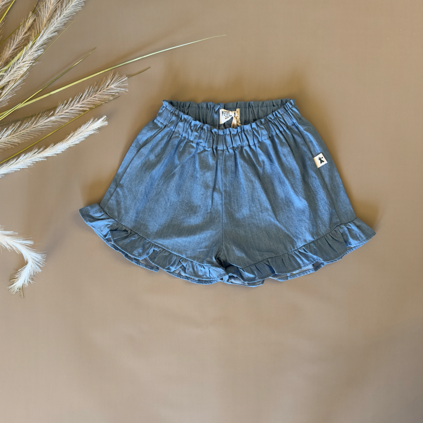 Pantaloncini in chambray di jeans con ruches